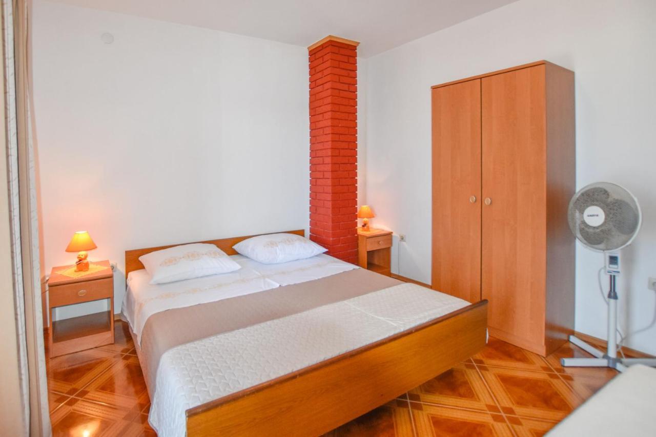 Apartments Marica Sukošan エクステリア 写真