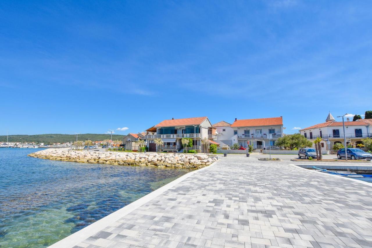 Apartments Marica Sukošan エクステリア 写真