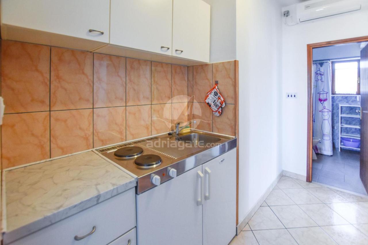 Apartments Marica Sukošan エクステリア 写真